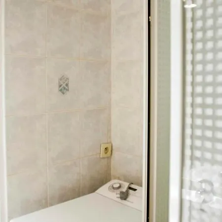 Bright Apartment In Paris דירה